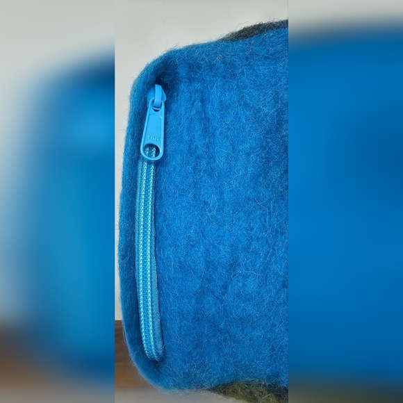 Handmade Felt Wool Coin Purse Zip Closure With Leaf Flap Teal NWOT - Picture 7 of 14